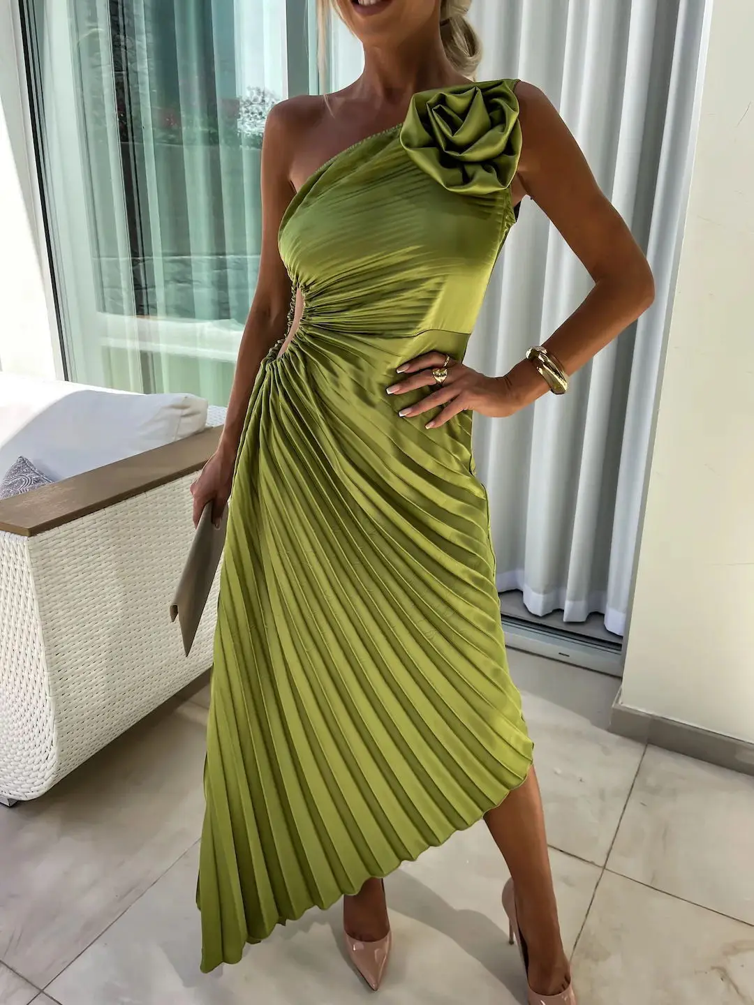 Sexy Eine Schulter Blumen Dekor Unregelmäßige Gefaltete Kleider Frauen Elegante Skew Kragen Party Kleid Sommer Ärmelloses Hohl Kleid