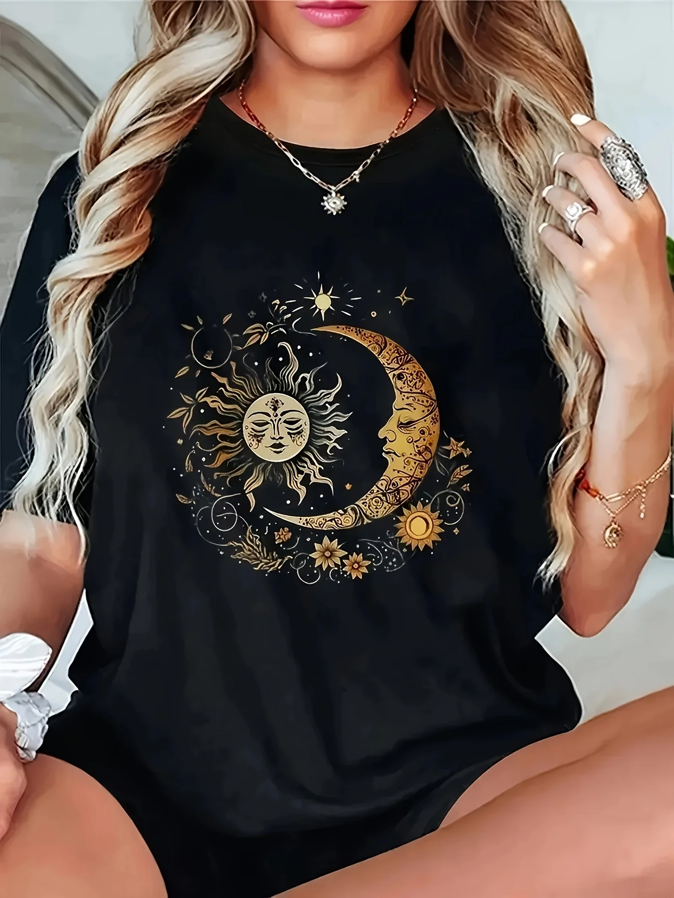 Celestial Sun and Pattern T-shirt, Stunning Black Short Sleeves, Unique Gold Design and Floral Pattern, The Choice of Bohemian Lovers, A Must-have Item for Casual Daily Wear, Retro Casual Crew Neck Printed T-shirt