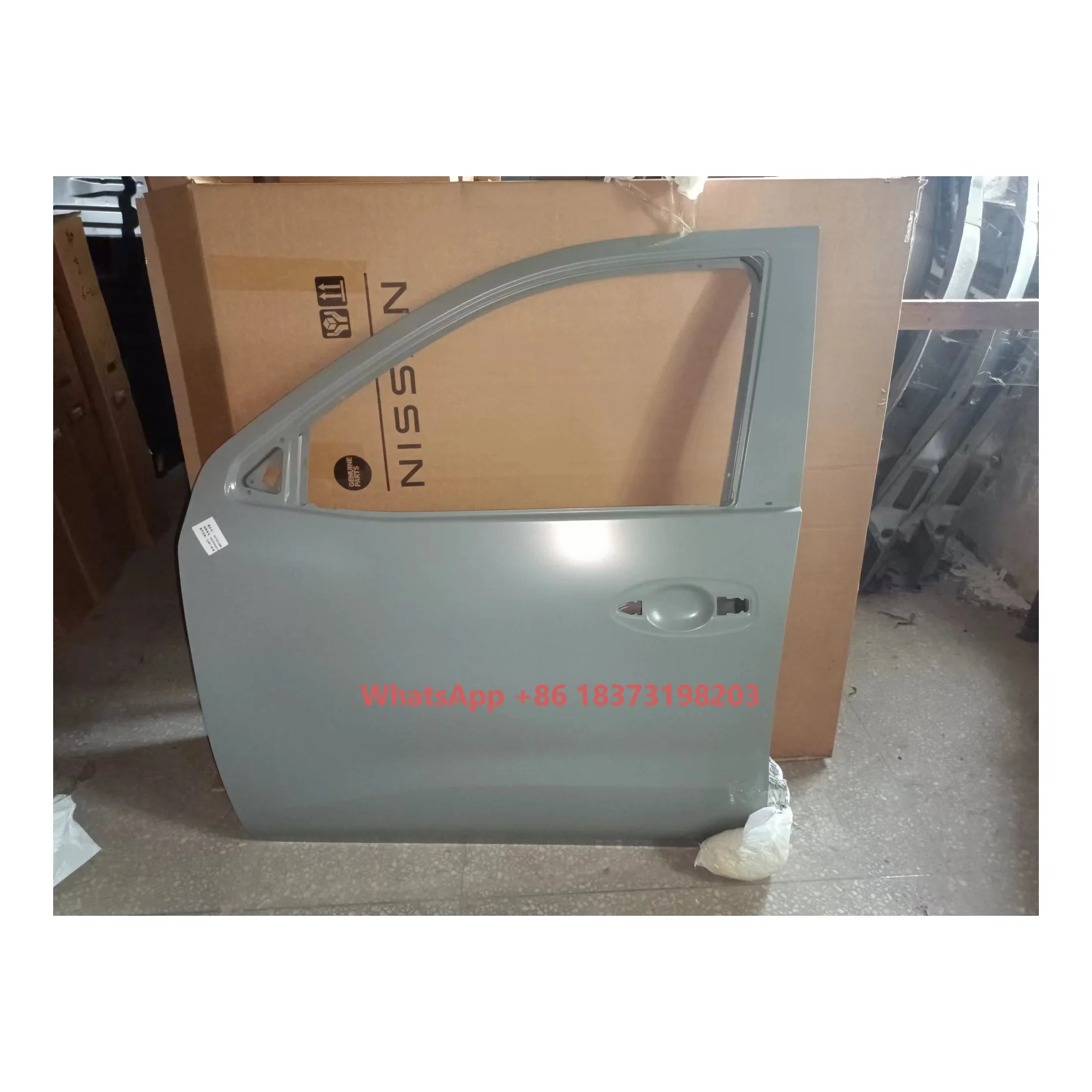 

левая передняя дверь в сборе