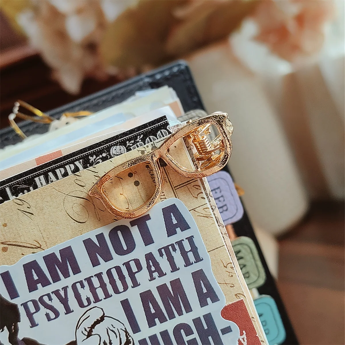 2 Pcs Mini Glasses Shaped Bookmark Holder, 1.57 Inch Long Small Clip, Brochure Pin Decoration, Bookmark Chart Organizer Fix Clip