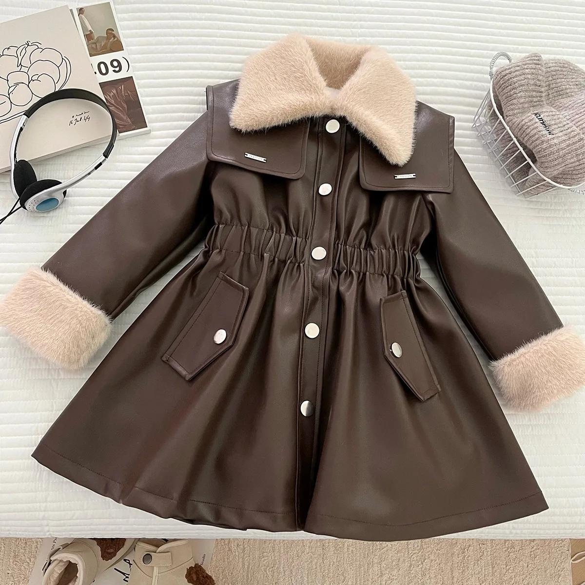 

Girls Leather Coats Winter 2025 Children Thick Velvet Jackets For Baby Girl Fur Clothes Tops Kids Warm Parkas Outerwear Outdoors