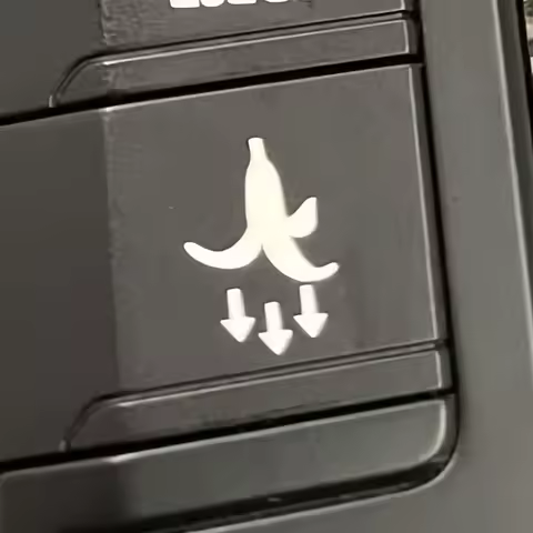 Car Stickers Funny Banana Peel Decals Car Stickers Waterproof PVC Universal Vehicle Motorcycle Exterior Decorative Accessories