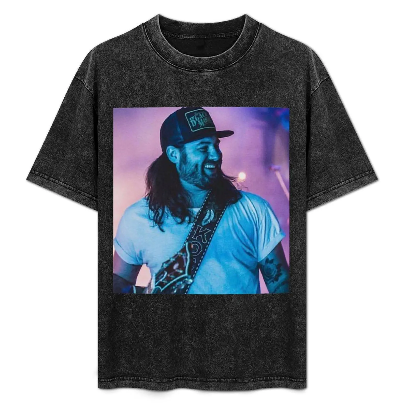 

Vintage Photograp Ropyr Madison Koe Wetzel Idol Gifts Fot You T-Shirt Simple Print Design T-Shirt