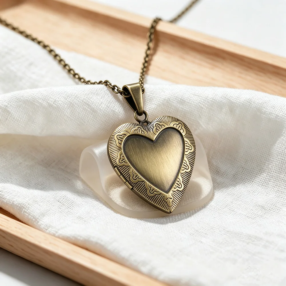 Copper Round and heart shaped Photo Frame Locket Pendant Necklace Openable Memorial Chain Jewelry pendant necklace accessories