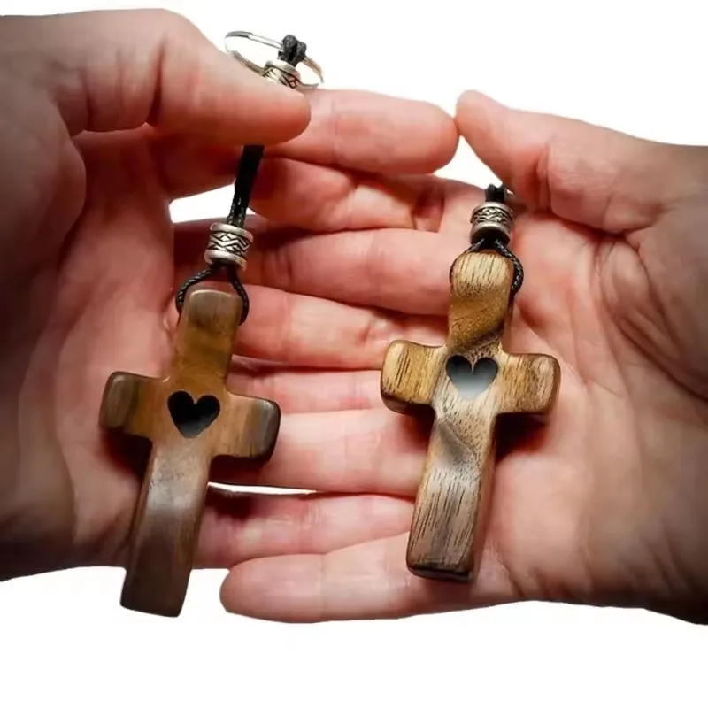 

2Pcs Sturdy Walnut Crucifix Keychain Elegant Walnut Crosses Keyring Pendant Portable Believer's Keyring Ornament