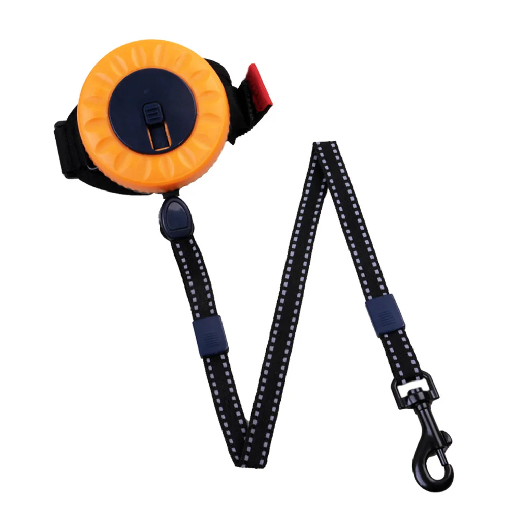 2.5m retractable wrist pet towing rope can lock the pet towing rope with one click without being restrained