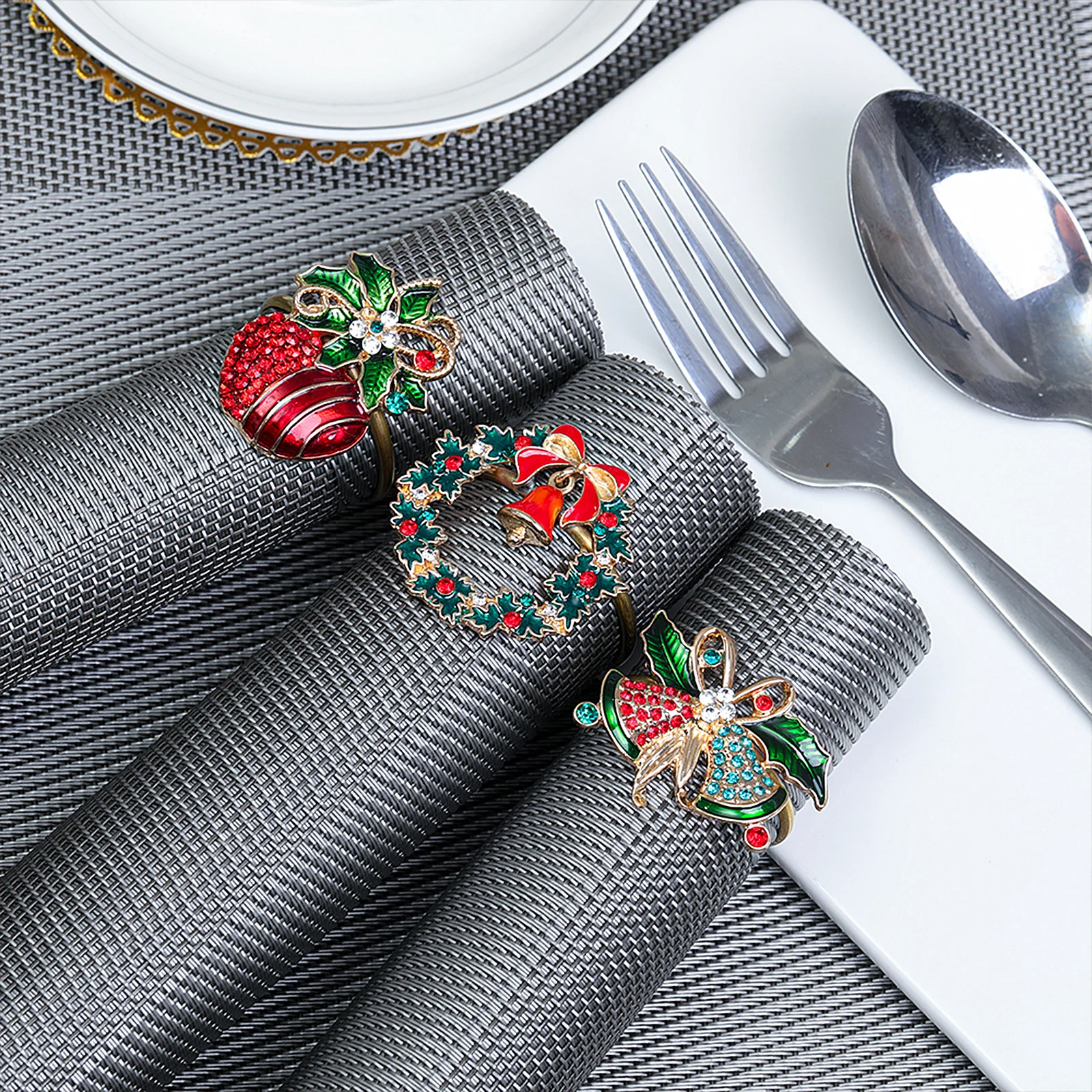 Christmas Napkin Rings Deer Xmas Tree Wreath Rhinestone Napkin Holders for Holiday Christmas Wedding New Year Table Decor