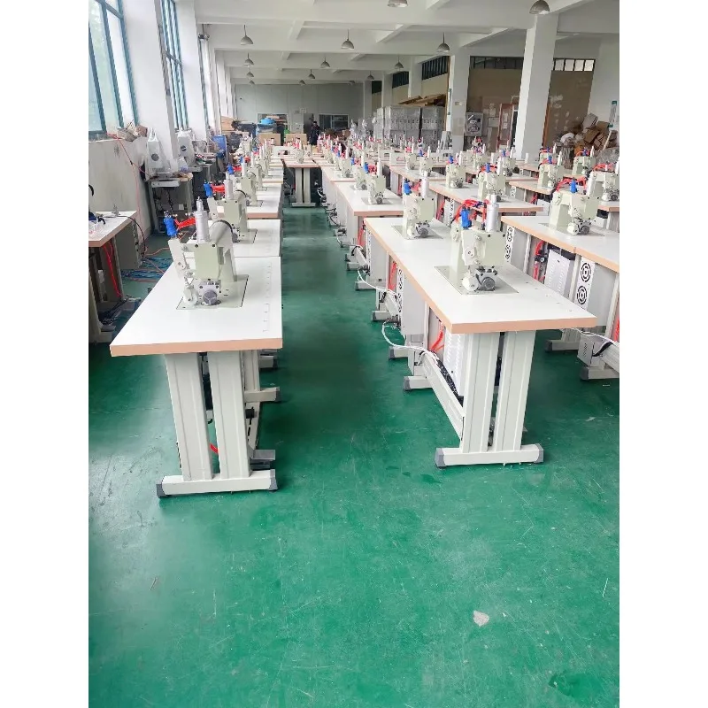 2026 CC-70 Embroidery Tailoring Machine for Home Use Industrial Portable Ultrasonic Sewing Machine With Customized Roller