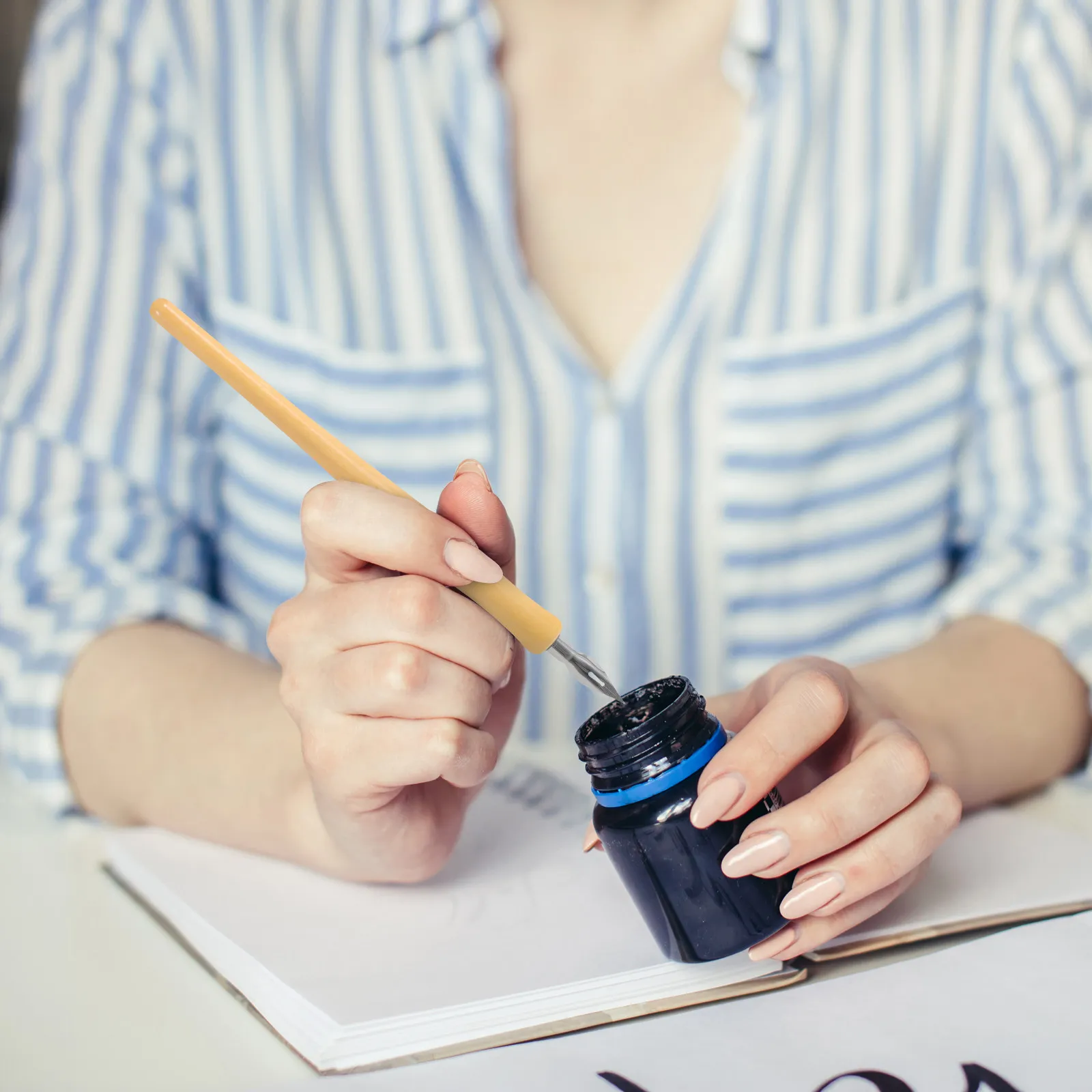 

1Set Handmade Wooden Dip Pen Set for Smooth Calligraphy Practice Portable Design with Flat Head Nib Elegant Signature Writing