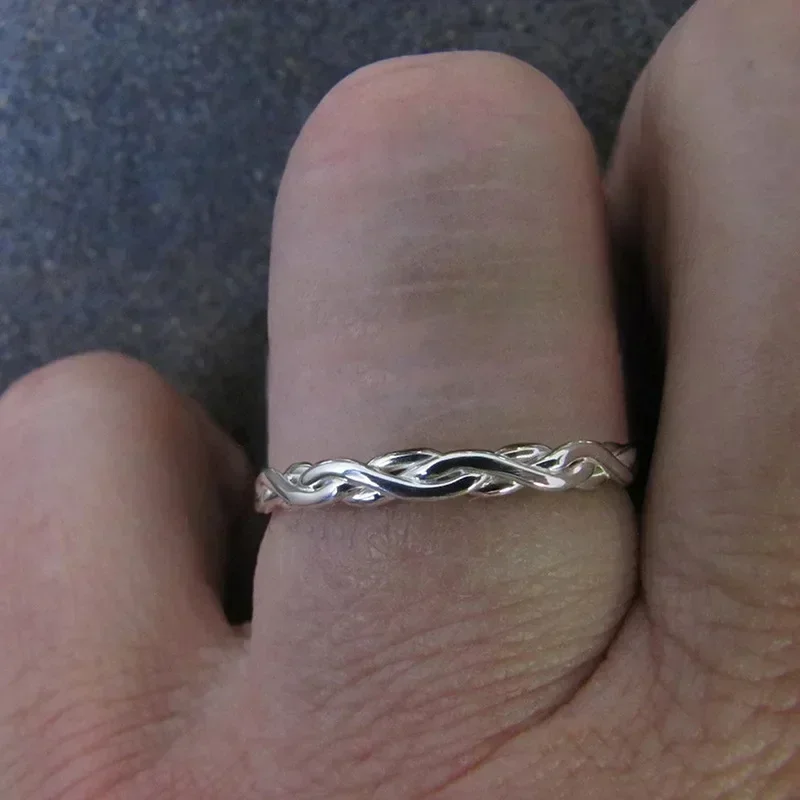 2026 Three Lives  Generations Weaving Handpiece, High End, Cold Style, Simple Ring, Metallic, Fashionable Hip Hop Ring