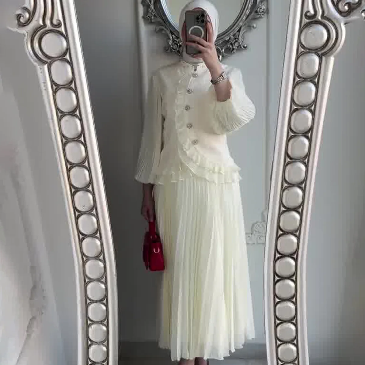 

Spring 2024 New Sle Loose Skirt Set with Wooden Design Ele Aosphere Pleated Casual Sportswear for Women