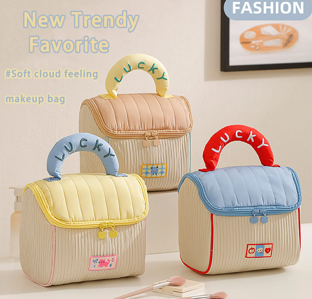 Cute little house makeup bag with large capacity and high aesthetic value, portable toiletry bag, travel cosmetics storage bag