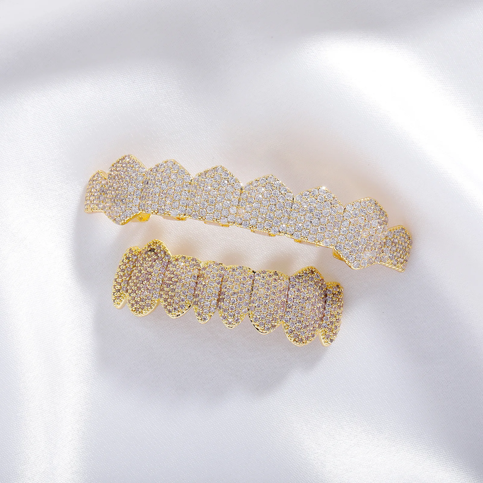 Custom Style Grillz Teeth Cover Sparkling CZ Zircon Gold Plated Hip Hop Tooth Jewelry Fashion Streetwear Mouth Accessories