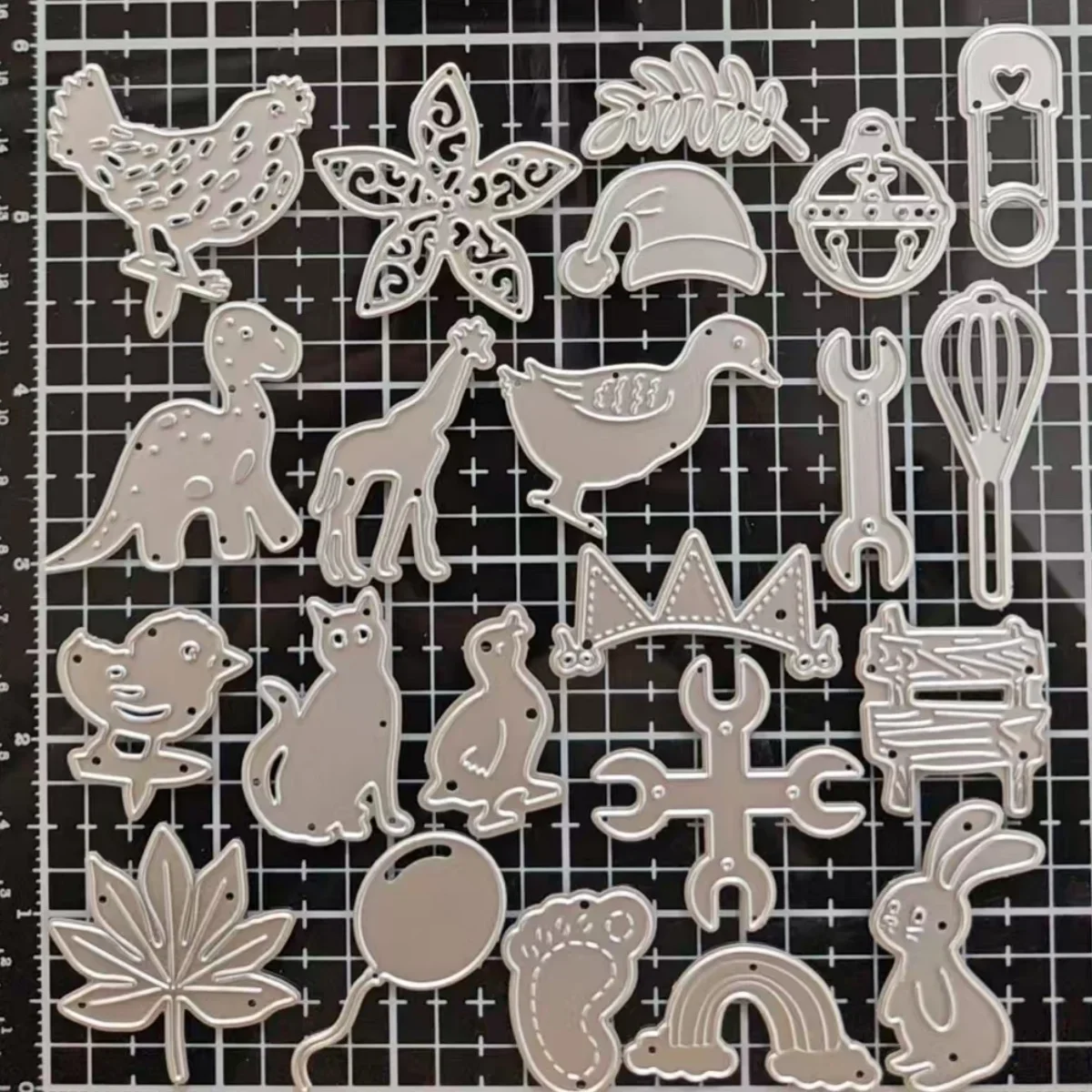 Metal Cutting Dies for Scrapbook Supplies 2025 New Mystery Box Randomly Selected Lucky Bags Small Animals Leaves Letters Flower