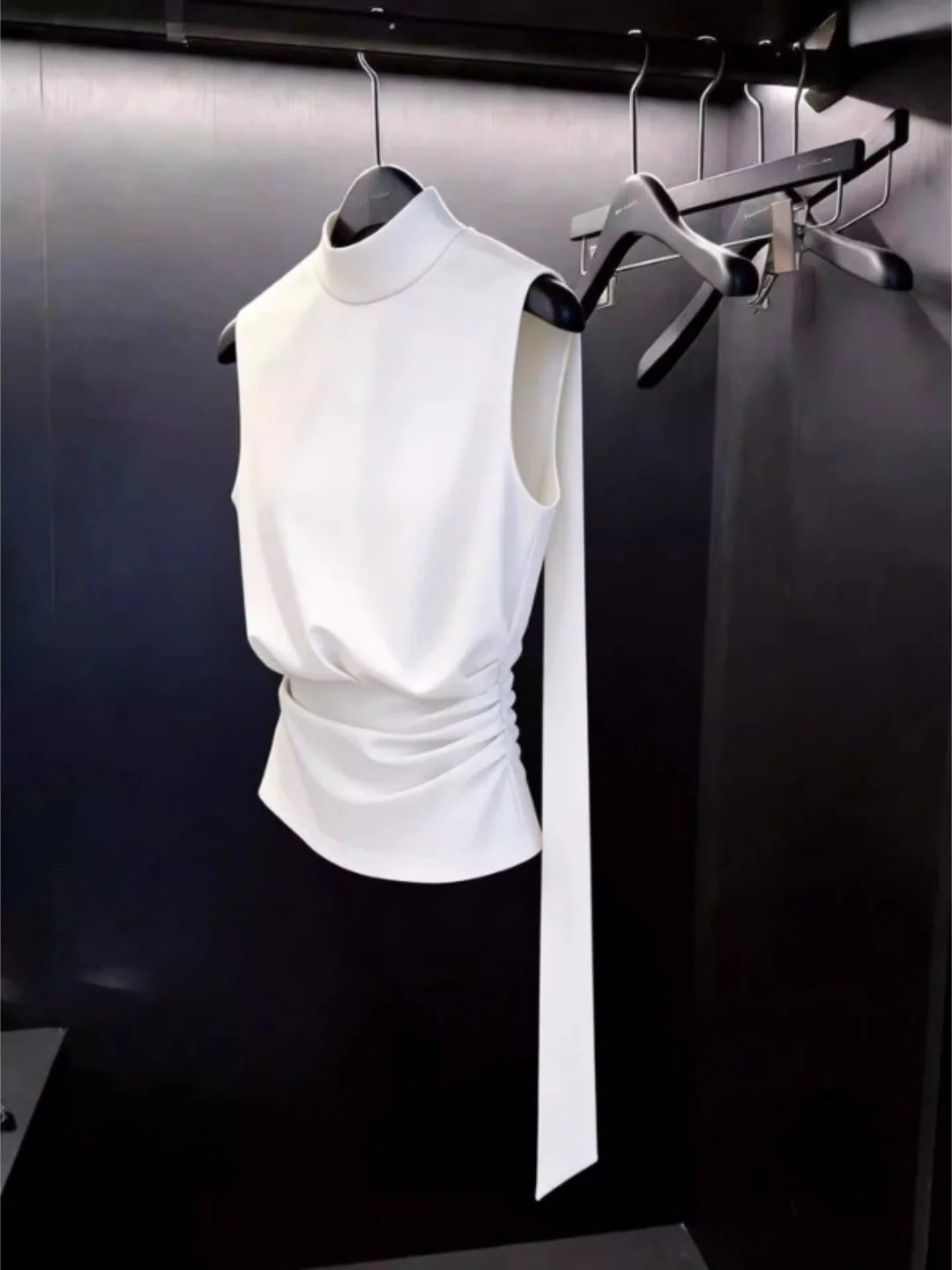 

Korean Style Stand Collar Sash Vest Women's Sleeveless Beautiful Pleated Shirt Summer New Arrival Elegant Fashionable Top