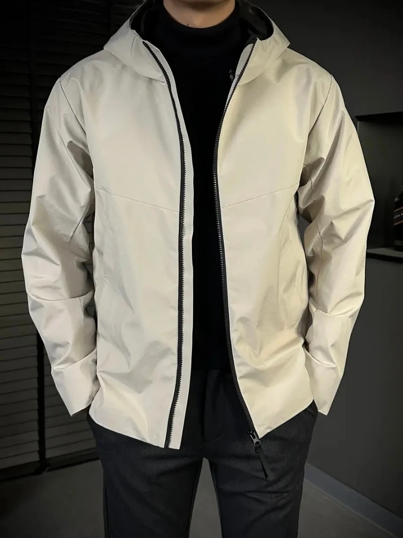 

Новая мужская демисезонная куртка с капюшоном: универсальная, стильная, премиум-класса, повседневная, приталенного кроя, с длинными рукавами.