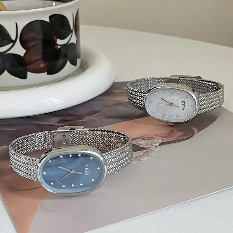 New Minimalist Design Oval Mother-Of-Pearl Dial Watch For Women, Elegant And Versatile, A Sophisticated Timepiece For Ladies.
