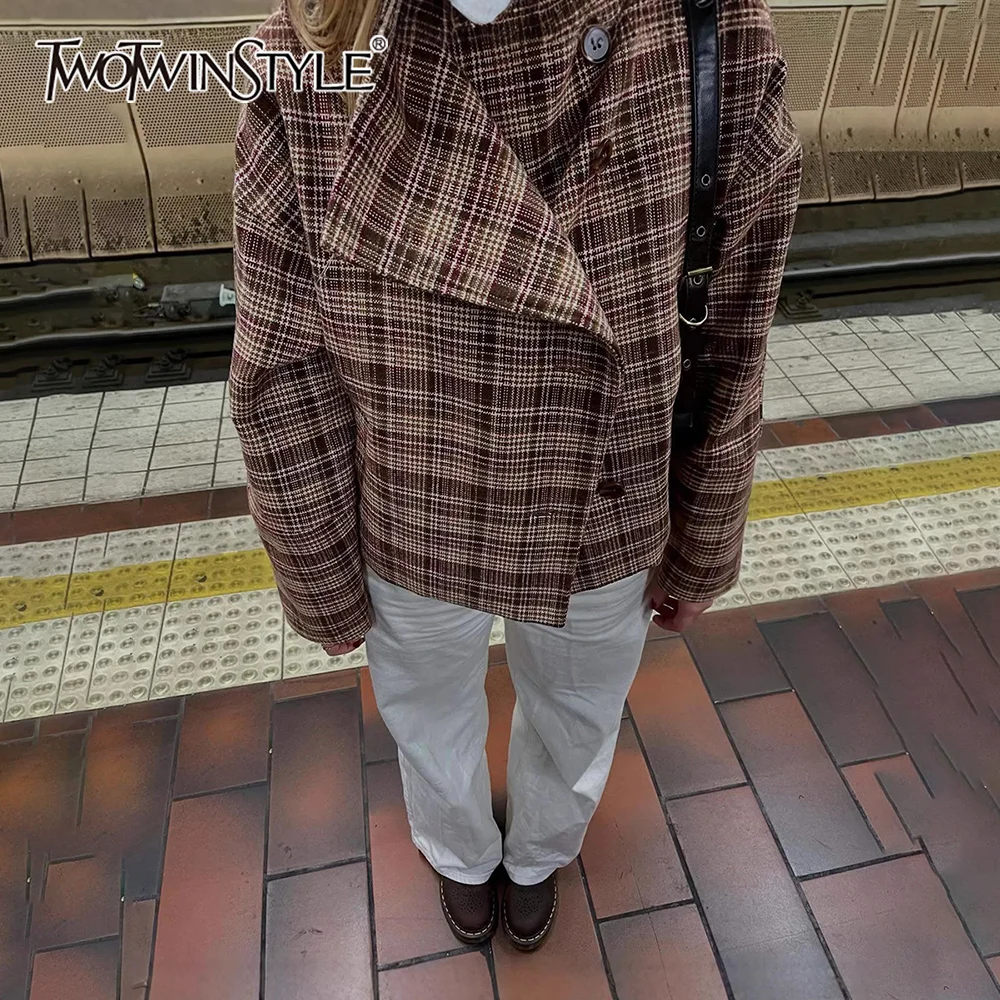 

TWOTWINSTYLE, куртки в клетку во французском стиле ретро для женщин, повседневное свободное пальто с воротником-стойкой и длинными рукавами в консервативном стиле, женская осенняя одежда