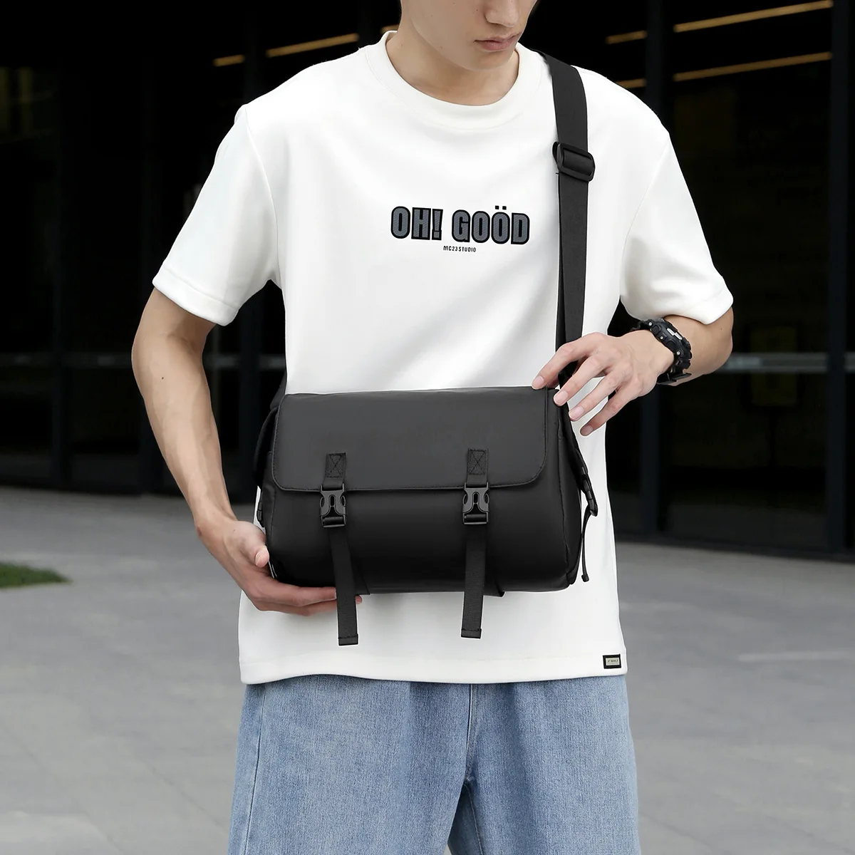 Men's Crossbody Bag Made of PU Fabric, Trendy and Fashionable, Shoulder Bag, Casual and Large Capacity Workwear Style Mens Bag