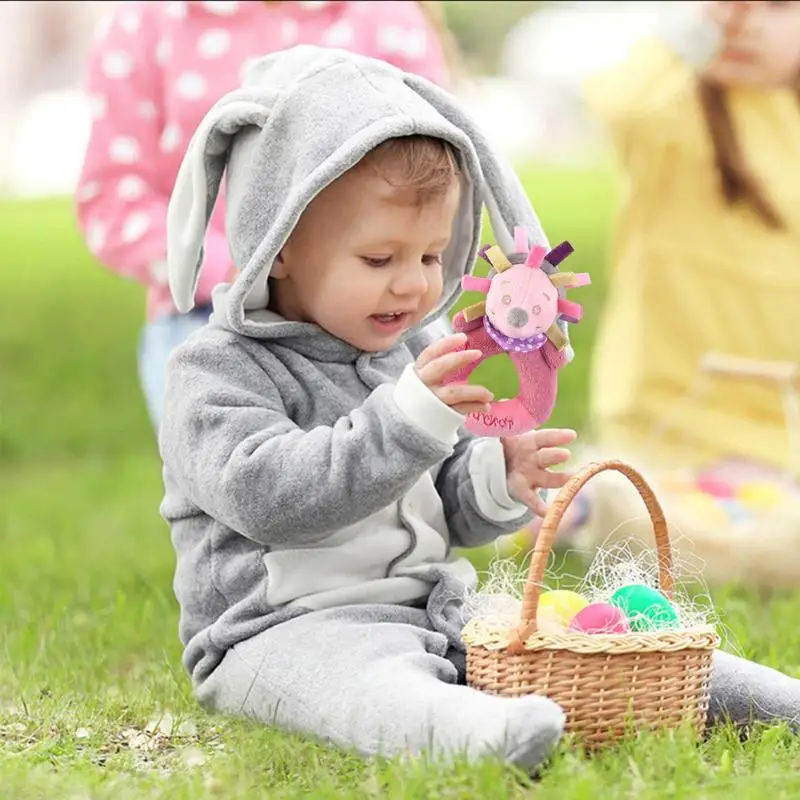 Grzechotka dla dzieci zabawki pluszowy gryzak szydełkowy grzechotka szczeniak krowa osioł jeż nosorożec zabawka nowonarodzony prezent dla zwierząt dzwonek ręczny