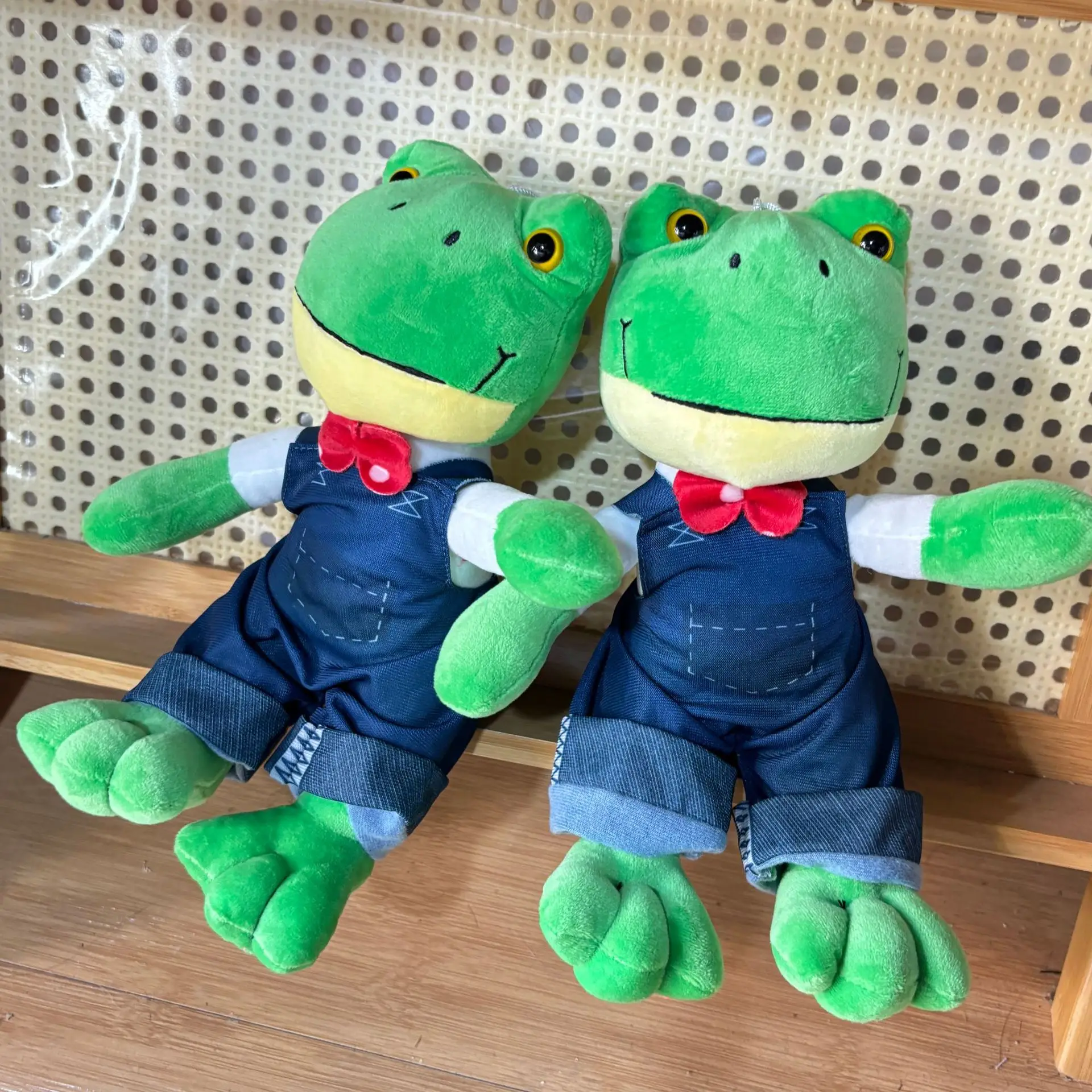 New Magic Expression Plush Keychain Doll 25cm Soft Plush Frog Toy Cartoon Girl Long Leg Frog Kids view 3