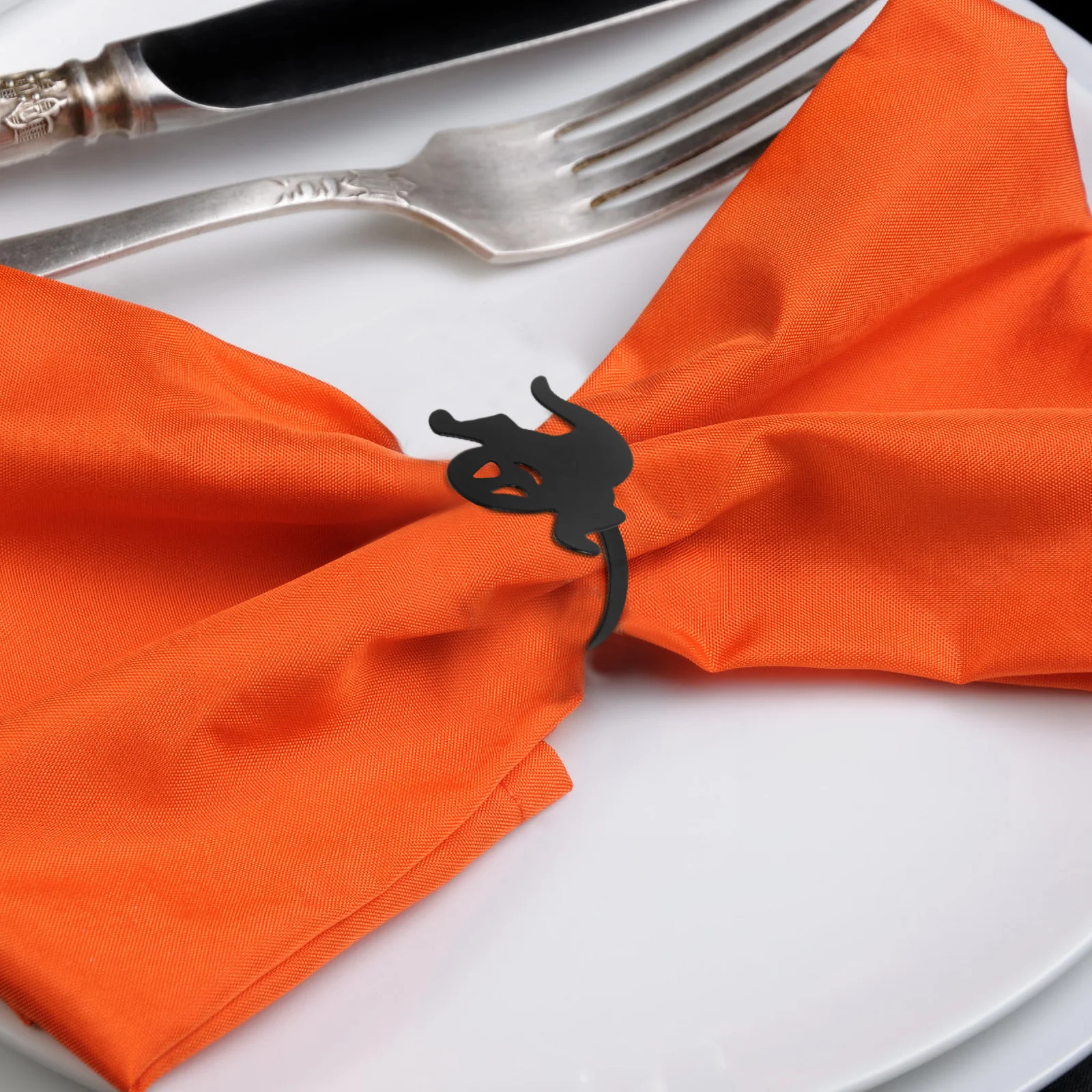 

4pcs Alloy Rings Ghost Design Halloween Decor Metal Circle Party Table Favors Ghost Napkin Ring Alloy Napkin Decors