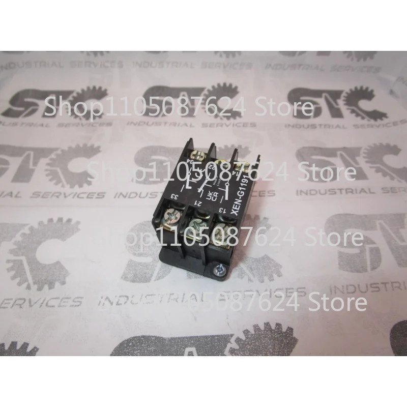GG  XENG1191  Original  FOR  Schneider Spring Return Contact Block FAST SHIPPING