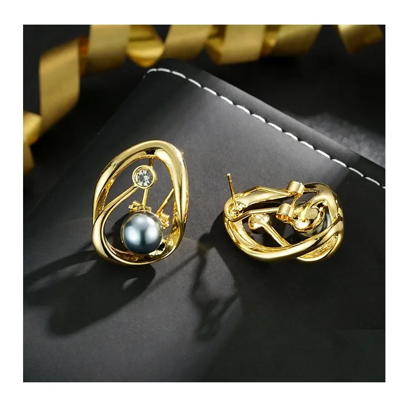 

Exaggerated Style Light Luxury Temperament Fashion Versatile Retro Gold Atmosphere High-end Earrings Earrings