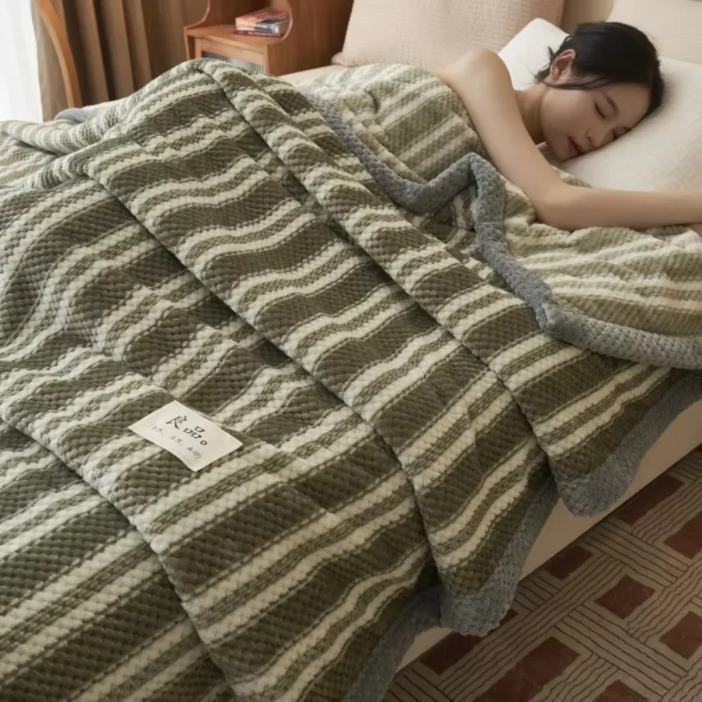 Cozy Japanese-style Winter Throw Blanket Warm Coral Fleece Sleep Blanket Soft No Shedding Nap Blanket Autumn