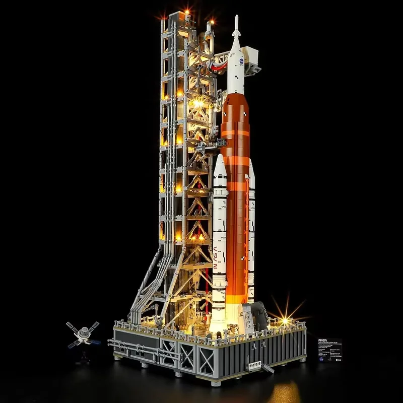 

(Блоки в комплект не входят) Светодиодное освещение 5 В для 10341 декоративной лампы системы космического запуска NASA Artemis, светящиеся строительные блоки