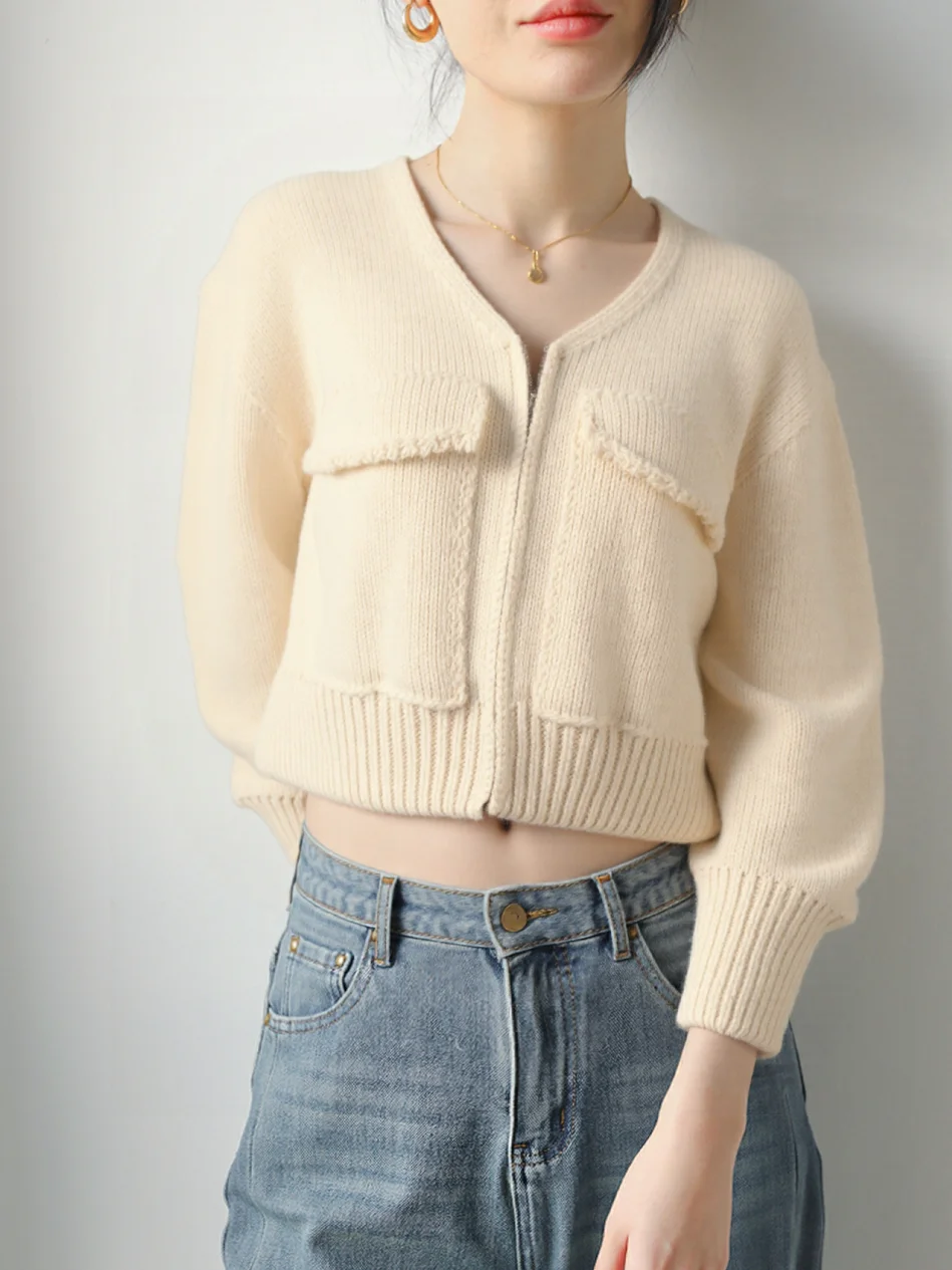 

2025 New Knit Sweater Gentle Touch Cardigan Early Autumn Short Top Create Long Leg Proportion Daily Commute Pocket Jacket
