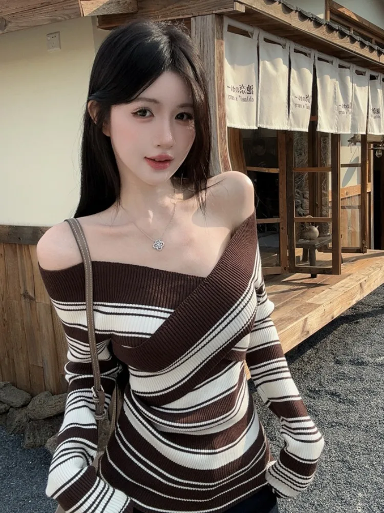 

Women's Autumn Winter Stripe Knitwear One Shoulder Inner Wear Coffee Color Base Shirt High End Feeling Sweater American Style...