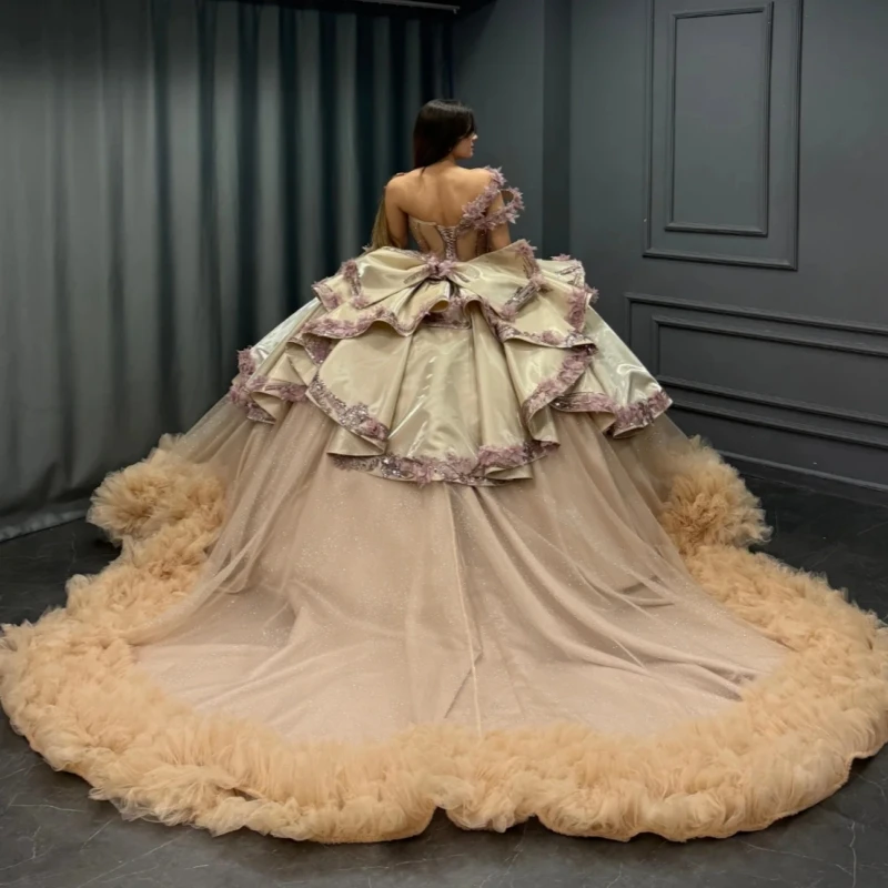 Champagne Shiny Quinceanera Dresses Off The Shoulder Flower Beading Crystal Bow Tiered Tull Ball Gown Vestidos De 15 Anos Sweet