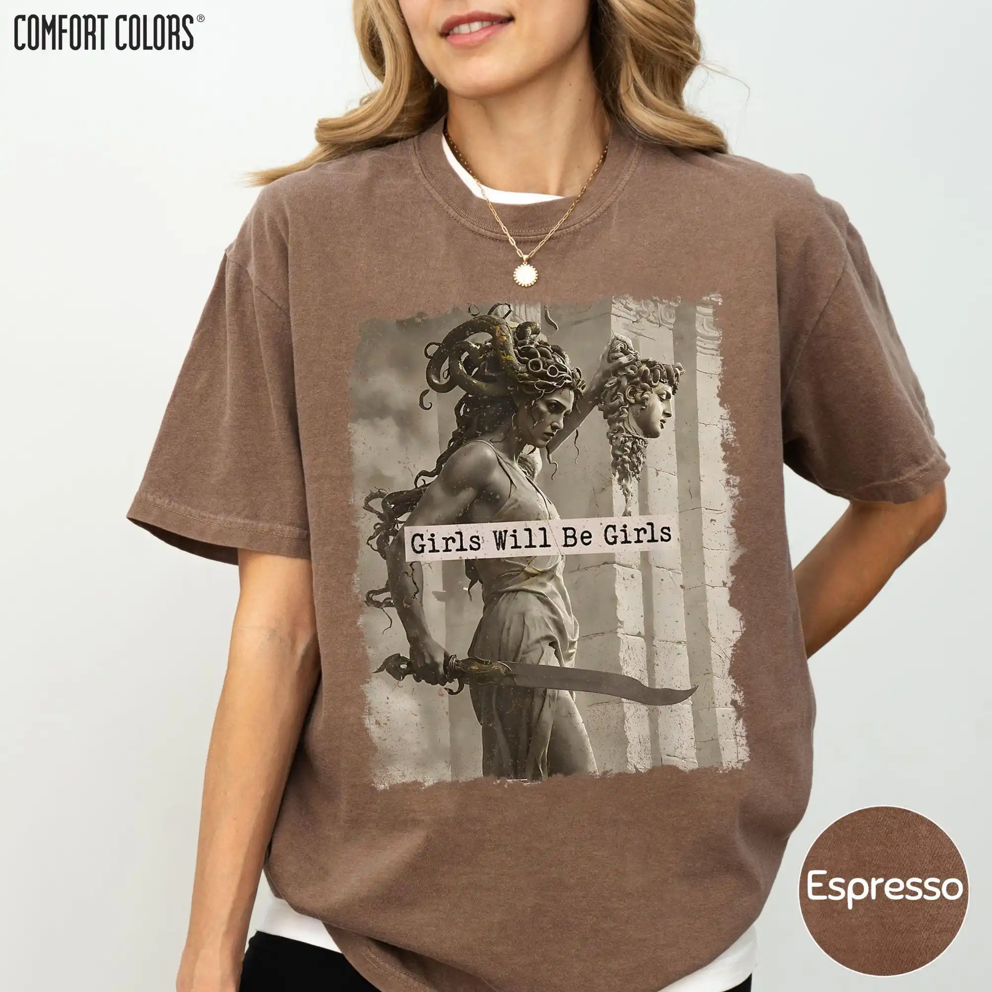 Vintage Medusa Comfort Colors Shirt, Girls Will Be Girls Feministisches Grafik-T-Shirt – Detail 2