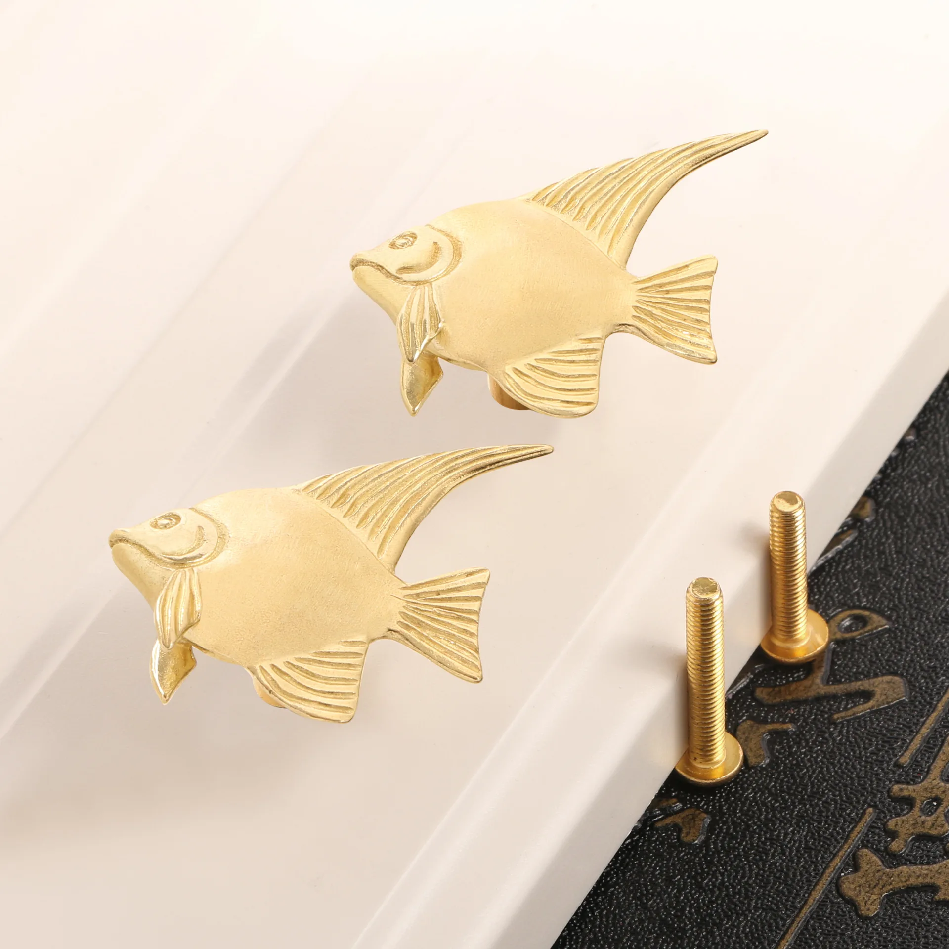 1 Pack Vintage Ocean Animal Angelfish Cabinet Pulls Door Metal Handle Knobs Brass Knobs Decorative Drawers DIY