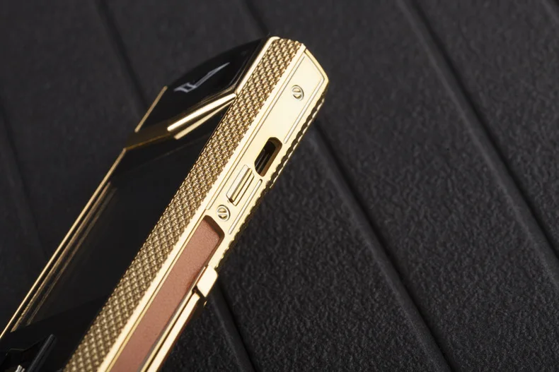Metal Body Luxury Bar Phone K9 Dual Sim Bluetooth Dialer Senior Mobile Cellphone Invisible Keyboard V9