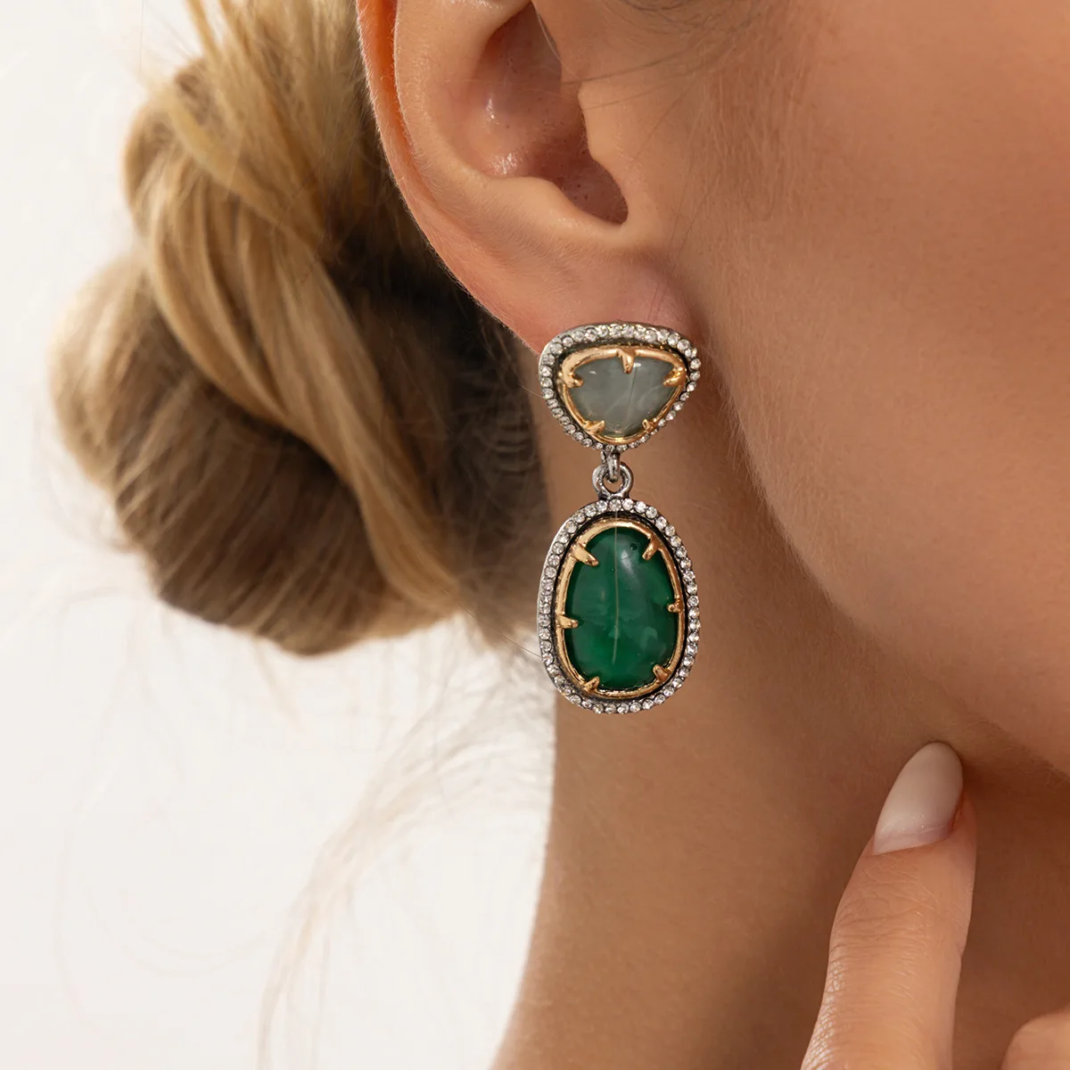 Vintage Water Drop Earrings Geometry Resin Rhinestone Border Dangle Earrings for Women Retro Banquet Party Statement Jewelry
