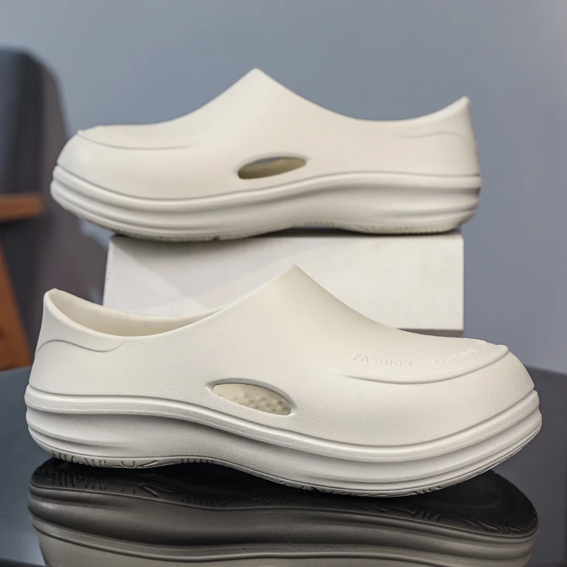 Summer New Style Simple One-Piece Closed-Toe Sandals for Men and Women, Couples, Thick-Soled Waterproof and Oil-Proof Kitchen and Beach Sandals