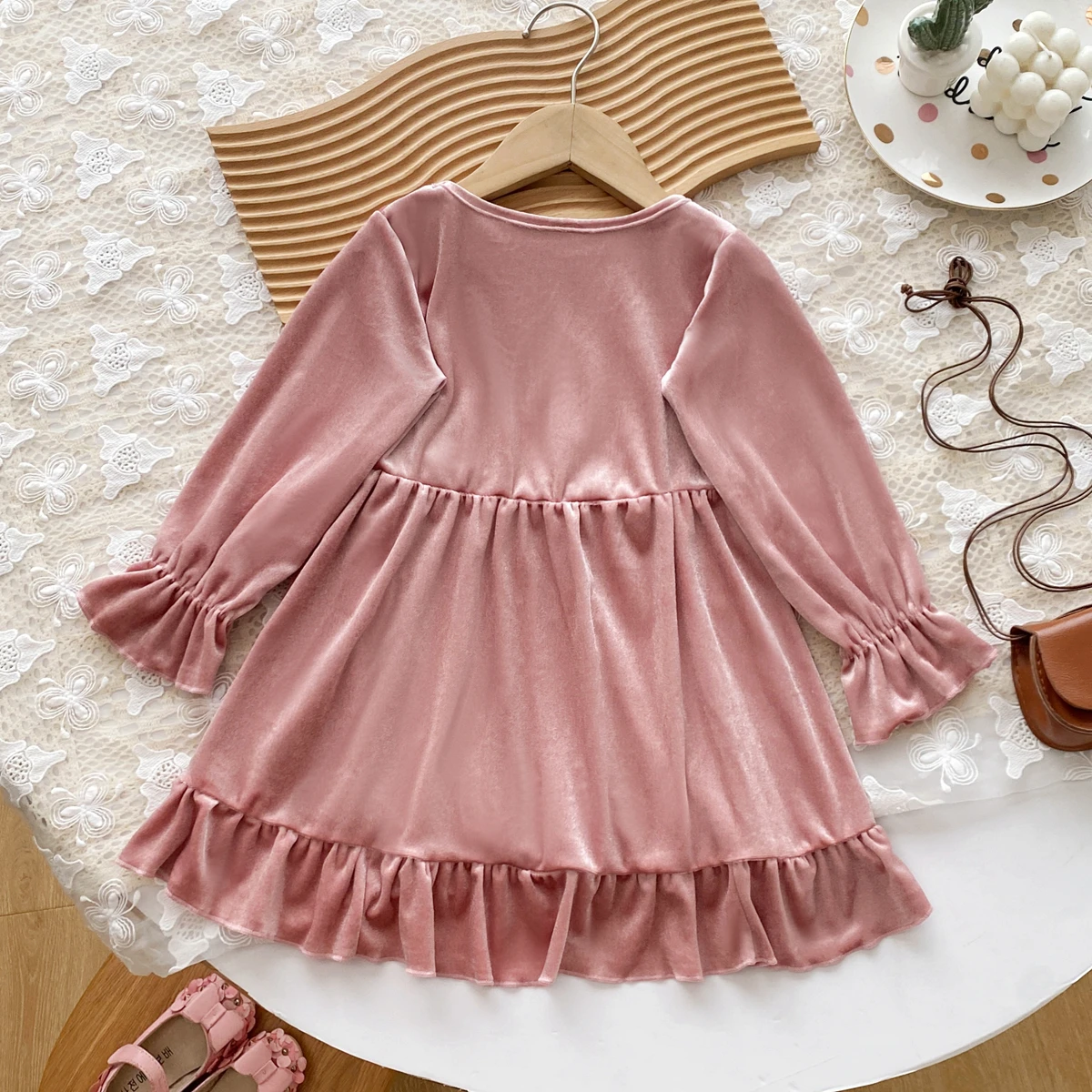 Girl's Autumn Fashion Dress Sweet Style Simple Exquisite Bow Ruffled Irregular Velvet Princess Dress