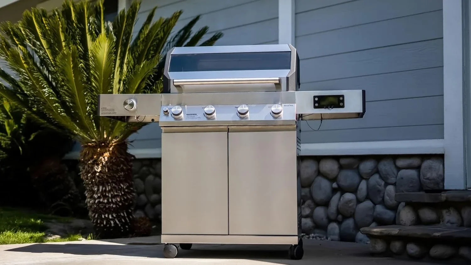 

Denali 405 4-Burner Liquid Propane Gas Smart bbq Grill Stainless Steel with Smart technology, Side Burner and Knob Controls