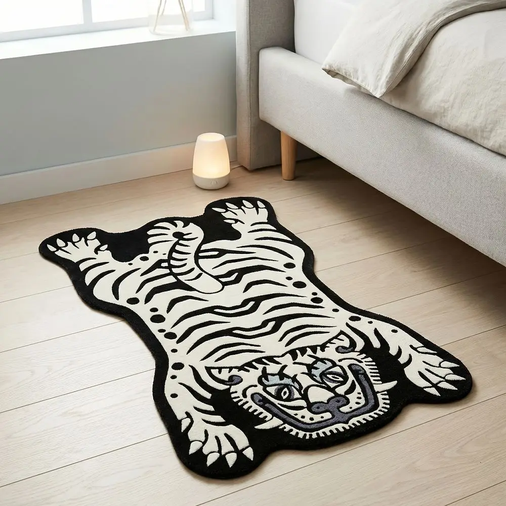 VIKAMA Special-Shaped Tiger Pattern Carpet Bedside Rug For The Bedroom Cool And Easy To Clean Coffee Table Pad For Home Decor