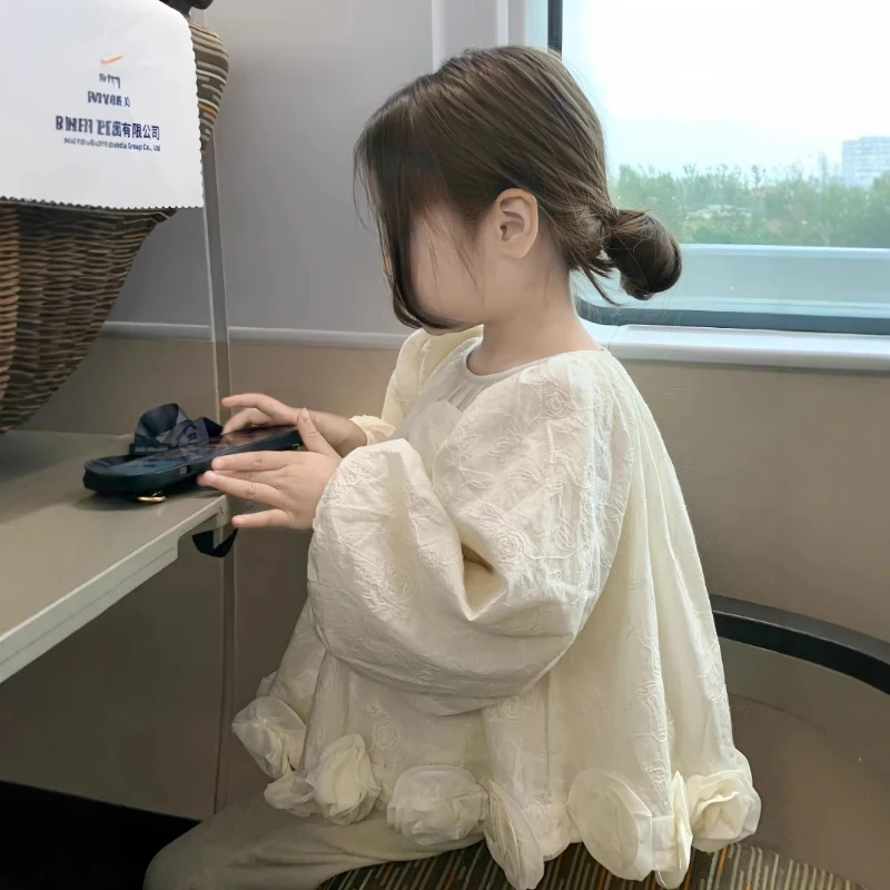 

2025 Autumn New Fashionable Heavy Industry Embroidered Lantern Sleeve Three Dimensional Flower Bottom Shirt for Girls