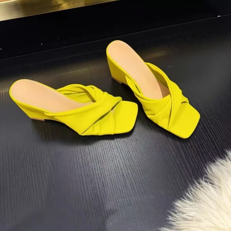 

Women's Summer New Cross Strap Out Wearing Square Toe Fashion Versatile One-piece French Wedge Slippers with Exposed Toes