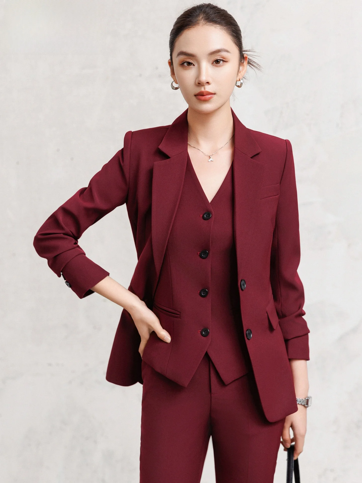 Elegant Wine Red Three-Piece Suit Set for Women High-End Professional Businesswear Ladylike Style Formal Vest Ensemble