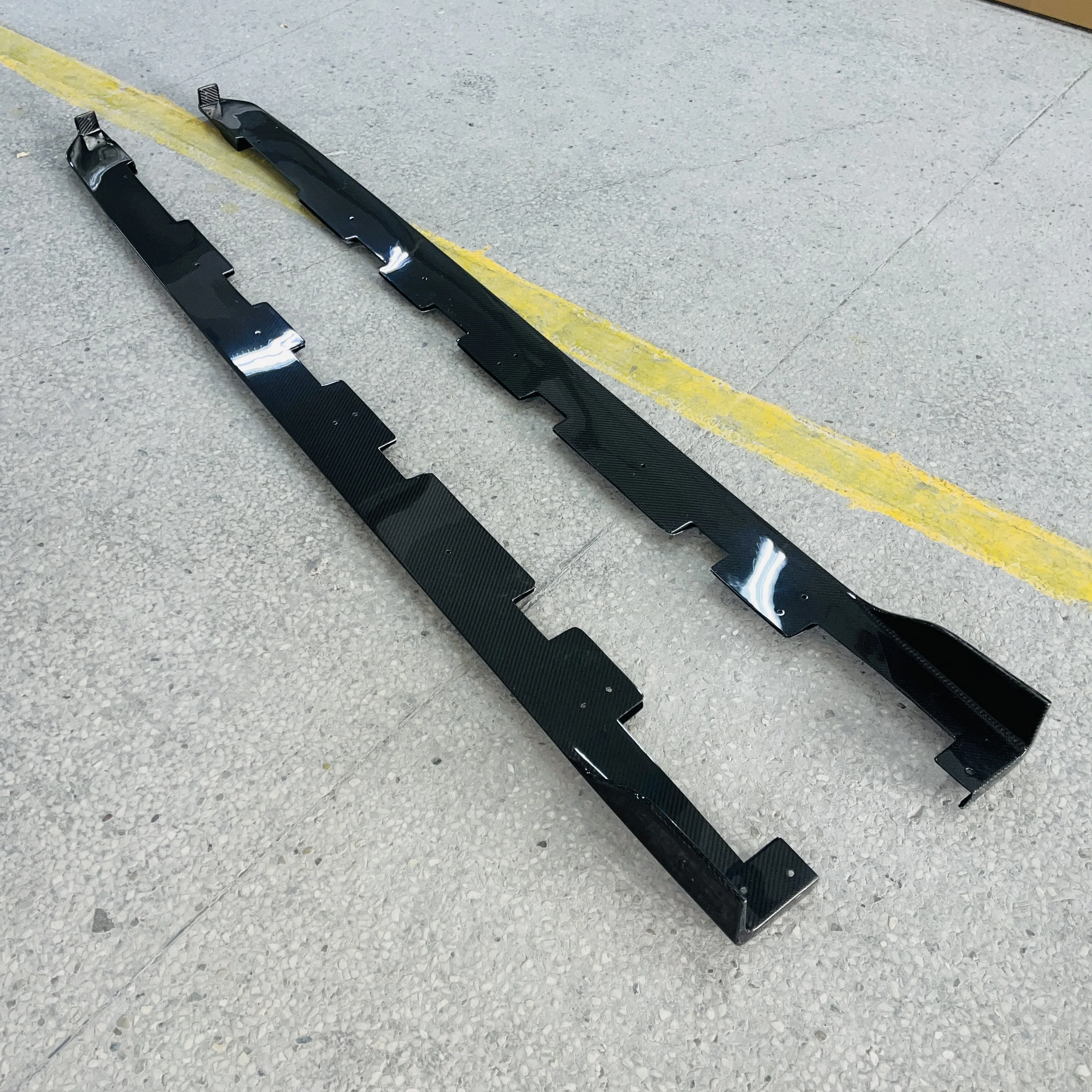 Carbon fiber side skirts for lexus gsf body kit