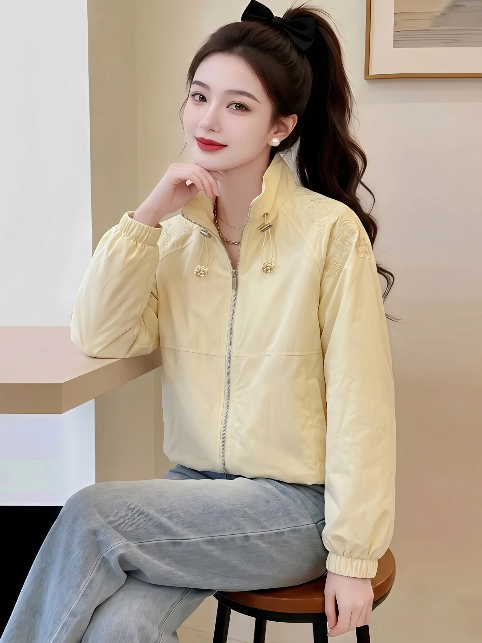 Unique Early Spring Casual Loose Women's Jacket Versatile Slimming Design Retro Style Short Coat Commute Fashion Pear Body Type