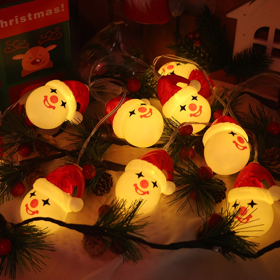 Weihnachtsdekorationslichter, Lichterketten, Weihnachtsmützen, Clownatmosphäre, bunte Lichter, Layout für Ladenszene, Hängeleuchte
