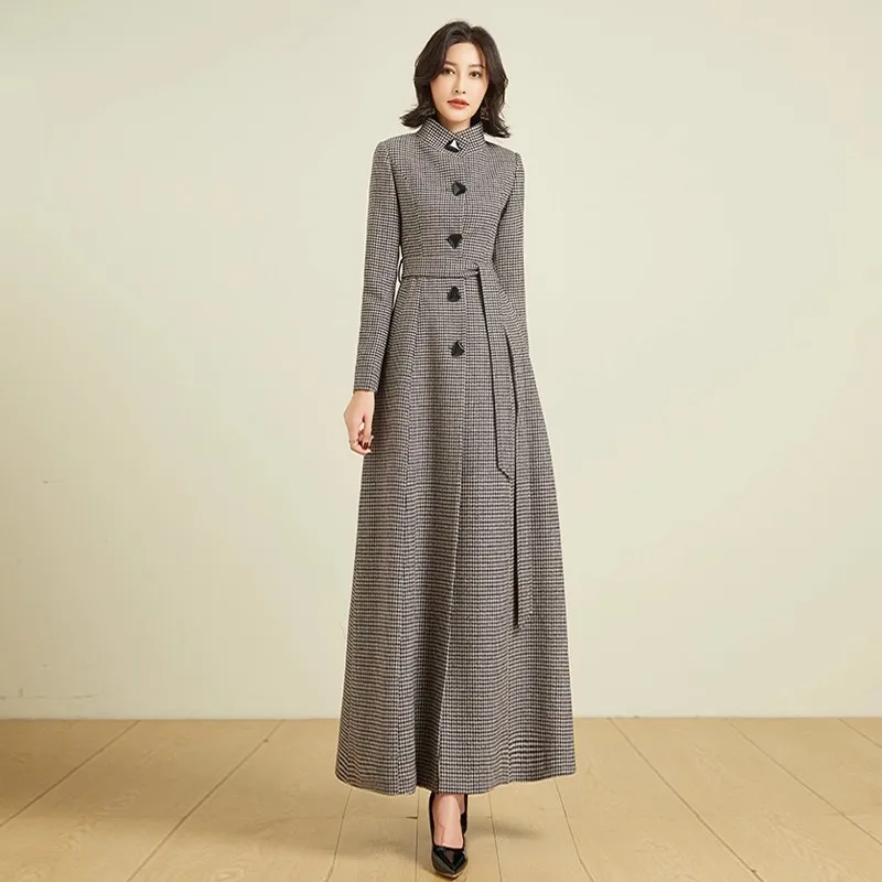 

New Women Plaid Wool Blended Coat Autumn Fashion Stand Collar Single Breasted Slim Waist Woolen Coat Casual Simplicity Long Coat