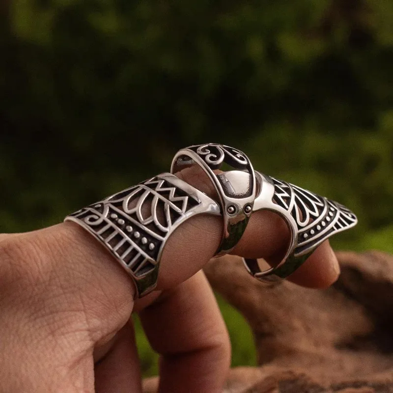 2026 Stage Style Hollow Joint Ring Mythical Battle Armor Ring Stage Style Praising Trend Accessory for Performers