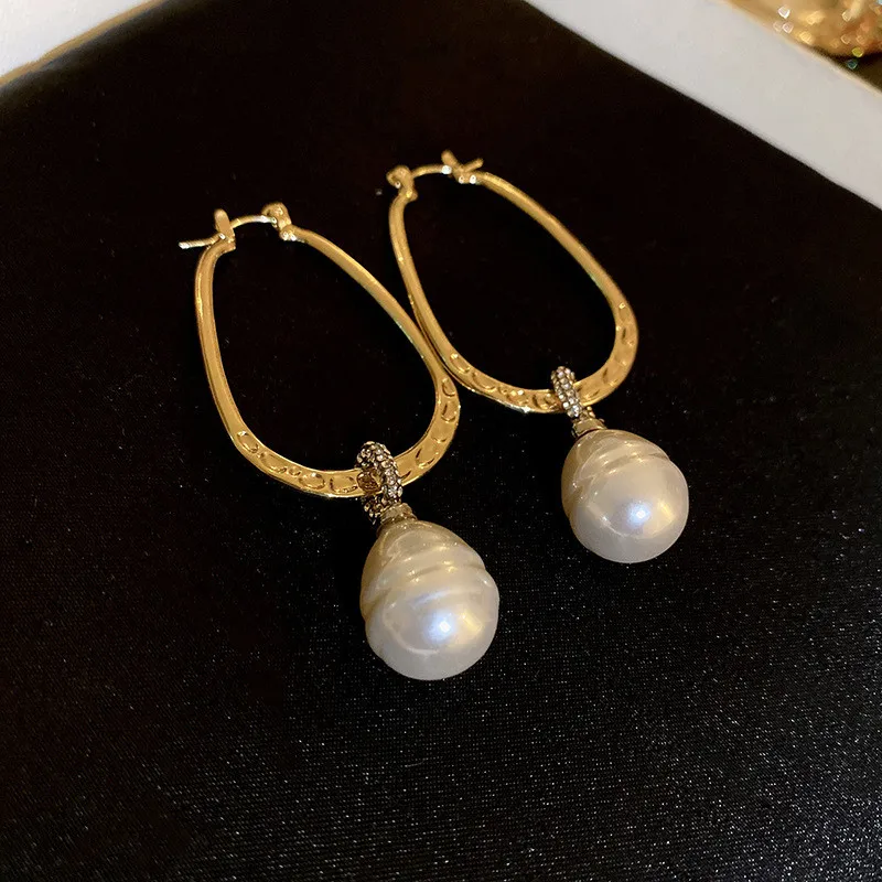 Simple French Women Earring Imitation Pearl Pendants Close-Set Zircon Material Fashionable And Gold Hypoallergenic Jewelry